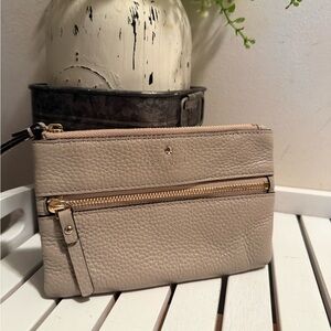 Kate Spade Beige Pebbled Leather Wristlet EUC